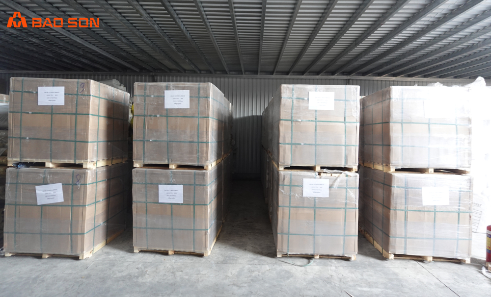 Kho hàng gạch cao nhôm tại Bảo Sơn.
