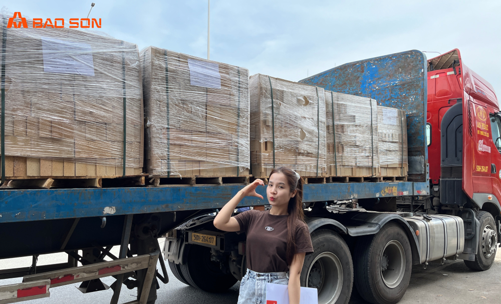 Xuất lô hàng gạch cao nhôm 70%